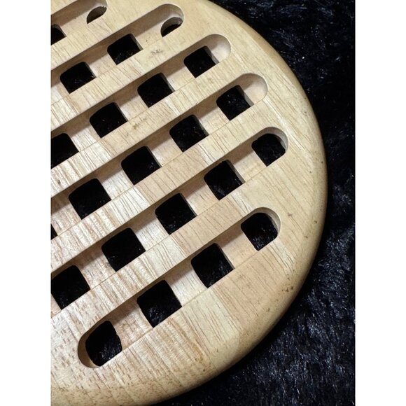 Round Wooden Lattice Trivet For Hot Pots & Pans - Picture 3 of 7